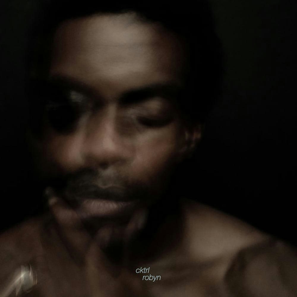 TB004 - cktrl <i>robyn</i>